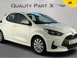 White Used 2022 Toyota Yaris Hybrid Hatchback | £11,898 (Good price)