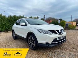 White Used 2016 Nissan Qashqai Tekna SUV | £8,995 (Fair price)