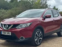 Red Used 2014 Nissan Qashqai Tekna SUV | £8,399 (Fair price)