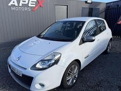 White Used 2011 Renault Clio II Dynamique Hatchback | £1,895 (Fair price)