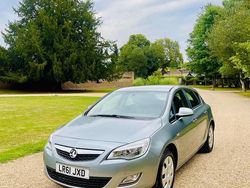 Silver Used 2011 Vauxhall Astra Hatchback | £2,750