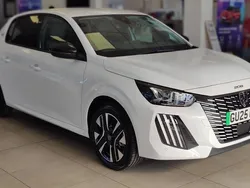 New 2025 Peugeot e-208 Allure Hatchback | £21,990 (Good price)