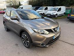 Grey Used 2017 Nissan Qashqai Tekna SUV | £9,999 (Fair price)