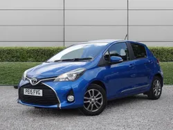 Blue Used 2015 Toyota Yaris Hatchback | £6,990 (Fair price)