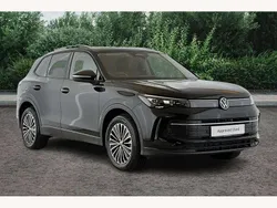 Black Used 2025 VW Tiguan Match SUV | £30,790 (Good price)