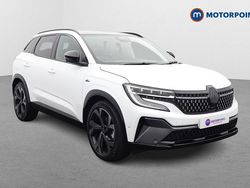 White Used 2024 Renault Austral Iconic Esprit Alpine SUV | £26,949 (Fair price)