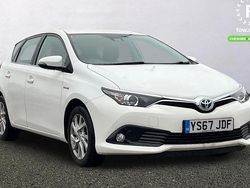 White Used 2018 Toyota Auris Hybrid Hatchback | £13,099 (Fair price)