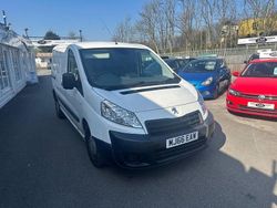 White Used 2016 Peugeot Expert Van | £6,995 (Good price)