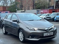 Bronze Used 2017 Toyota Auris Hybrid Business Edition Hatchback | £10,995 (Super price)