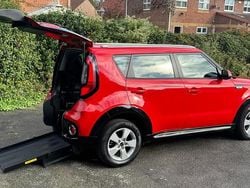 Red Used 2018 Kia Soul 2 SUV | £10,995 (Fair price)