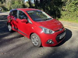 Red Used 2016 Hyundai i10 Edition Hatchback | £6,661 (Fair price)