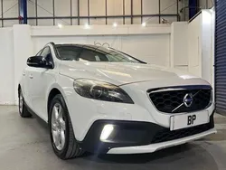 White Used 2015 Volvo V40 CC Estate | £4,595 (Fair price)