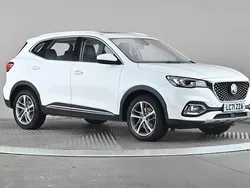 White Used 2021 MG HS Exclusive SUV | £12,798 (Fair price)