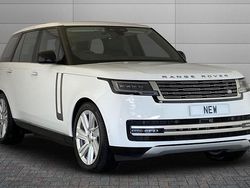New 2025 Land Rover Range Rover HSE SUV | £115,990 (Good price)
