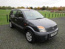 Grey Used 2009 Ford Fusion Style Hatchback | £2,495 (Fair price)