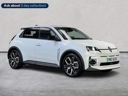 White Used 2025 Renault R5 Komfort Hatchback | £23,995 (Fair price)
