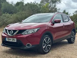 Red Used 2014 Nissan Qashqai Tekna SUV | £7,999 (Fair price)