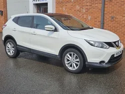 White Used 2015 Nissan Qashqai Acenta+ SUV | £4,500