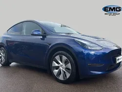 Blue Used 2022 Tesla Model Y Long Range SUV | £26,595 (Fair price)