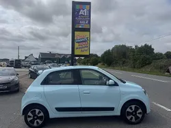 Powder blue Used 2015 Renault Twingo Play Hatchback | £4,995 (Fair price)