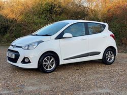 White Used 2016 Hyundai i10 Premium Hatchback | £5,895 (Fair price)