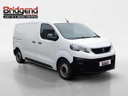White Used 2019 Peugeot Expert Van | £12,999 (Fair price)