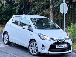 White Used 2016 Toyota Yaris Hybrid Hatchback | £10,995 (Fair price)