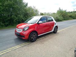Red Used 2015 Smart ForFour Premium Hatchback | £5,695 (Fair price)