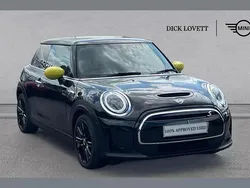 Black Used 2021 Mini Cooper S Level 3 Hatchback | £15,495 (Expensive)