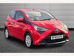 Red Used 2020 Toyota Aygo X-play Hatchback | £8,901 (Fair price)