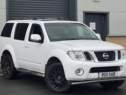White Used 2013 Nissan Pathfinder Tekna SUV | £11,450