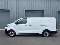 White Used 2022 Vauxhall Vivaro Van | £11,500 (Good price)