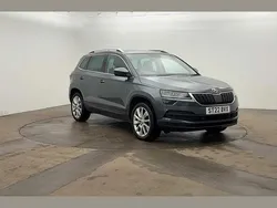 Quartz grey metallic Used 2022 Skoda Karoq SE L SUV | £20,995 (Fair price)