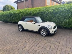 White Used 2010 Mini Cooper Cabriolet Cabriolet | £2,990 (Fair price)