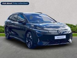 Black New 2025 VW ID.7 GTX Sedan | £50,642 (Fair price)