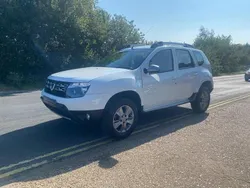 White Used 2016 Dacia Duster Lauréate SUV | £5,995 (Fair price)