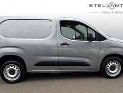 Grey New 2024 Citroën Berlingo MPV | £15,490 (Fair price)