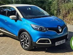 Blue Used 2017 Renault Captur Dynamique SUV | £9,695 (Fair price)