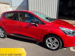 Red Used 2015 Renault Clio IV Dynamique Hatchback | £7,295 (Fair price)
