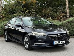 Blue Used 2018 Vauxhall Insignia Design Edition Hatchback | £5,994 (Fair price)