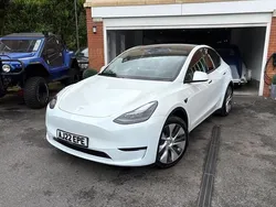 White Used 2022 Tesla Model Y Long Range SUV | £18,495 (Good price)
