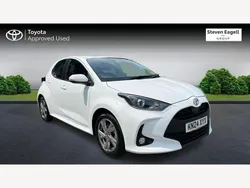 White Used 2024 Toyota Yaris Hybrid Hatchback | £17,776 (Good price)