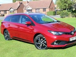 Red Used 2018 Toyota Auris Design Estate | £9,995 (Fair price)