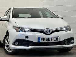 Used 2016 Toyota Auris Hybrid Business Edition | £7,995 (Fair price)