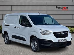 White Used 2024 Vauxhall Combo S MPV | £15,490 (A bit pricey)