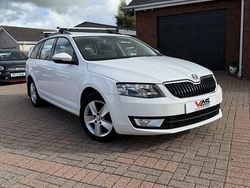 White Used 2014 Skoda Octavia SE Estate | £5,475 (Expensive)