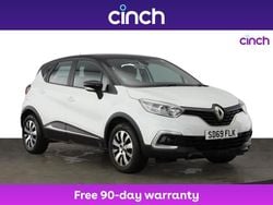 White Used 2019 Renault Captur Play SUV | £9,249 (Fair price)