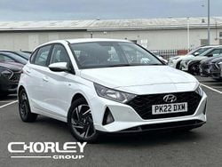 White Used 2022 Hyundai i20 SE Hatchback | £12,525 (Fair price)
