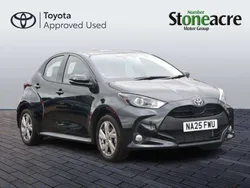 Black Used 2025 Toyota Yaris Hybrid Hatchback | £20,000 (Fair price)