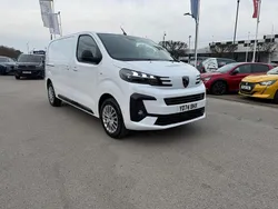 White New 2025 Peugeot Expert Van | £21,100 (Fair price)